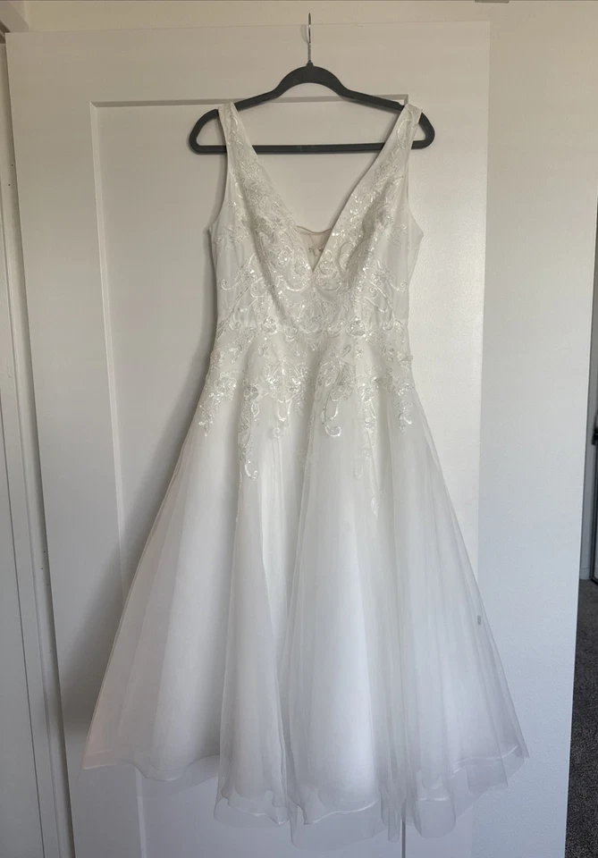 Tea Length Lace Wedding Dress (DB studio) Size 8 - Image 2 of 4