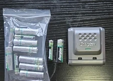 Energizer CHDC Plug-In NiMH Battery Charger + 8 AA BATTERIES AND 4 AAA BATTERIES