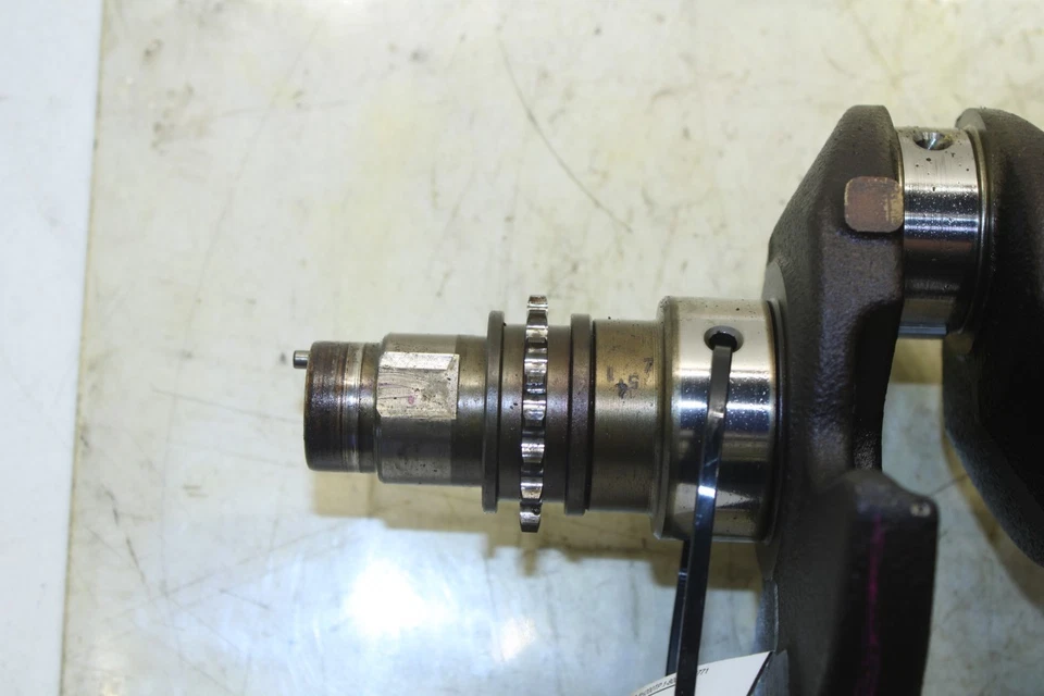 Cigüeñal motor Hyundai Veloster Base 2011-2017 1,6 L tracción delantera 23110-2B600 OEM Foto 3 de 4