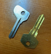 Detomaso Pantera Ignition Door Deck Lid Key Blanks Set Of 2