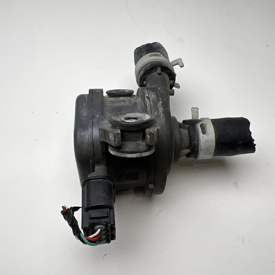 2023 SUBARU SOLTERRA WATER AUXILIARY COOLANT PUMP 87260-42050 OEM - Image 3 of 4