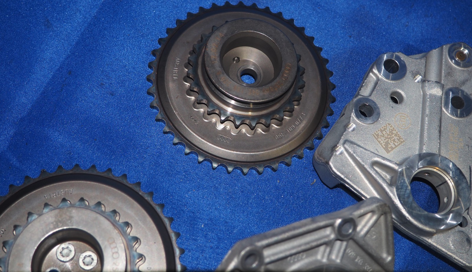 2013-2018 Bentley Continental GT GTC Spur 4.0L Engine Timing & Oil Pump Drive
