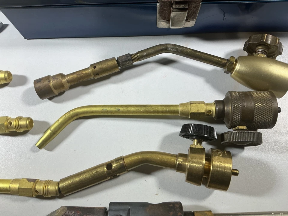 Vintage Propane Torches BernzOmatic, UniWeld, Turner with Metal Case - Image 2 of 4