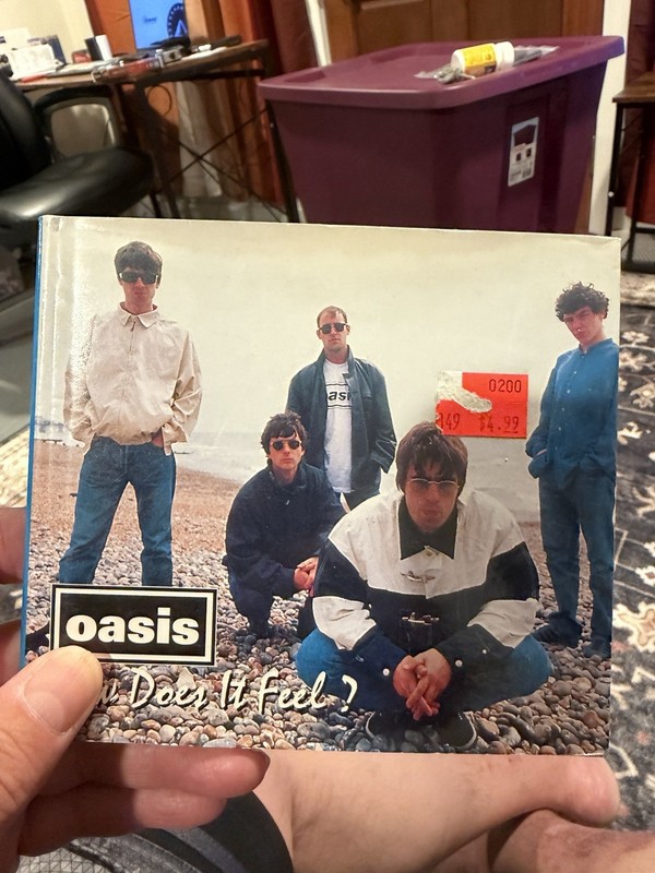 Oasis - How Does it Feel ?  1995 Jemma Wheeler UK UFO Music CD size HC Book