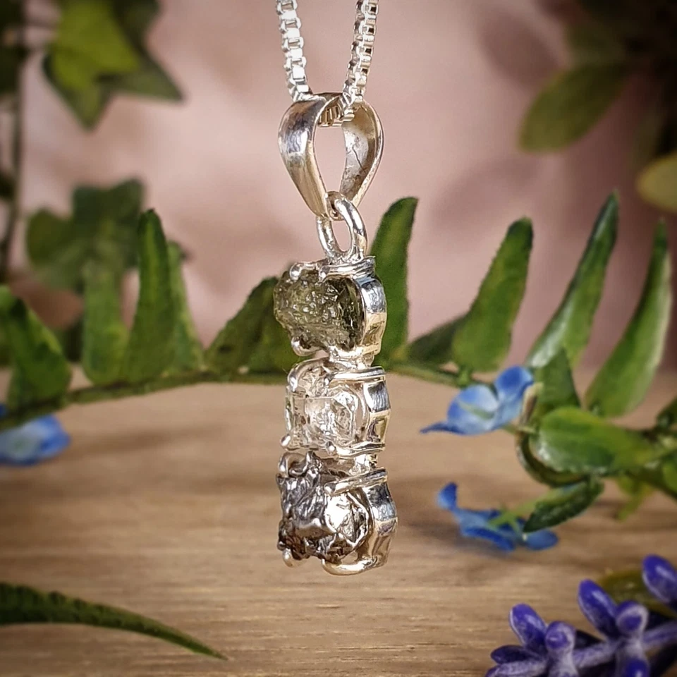 Colgante de piedras preciosas genuinas de moldavita, herquimero y meteorito Campo Del Cielo Foto 4 de 4