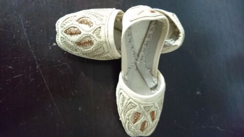 Punjabi jutti Indian khussa shoes for baby, gold/ivory leather handcrafted