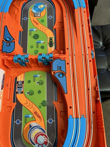 HOT WHEELS 1:64 CARRYING CASE SLOT TRACK FOR CARS - Picture 5 of 10