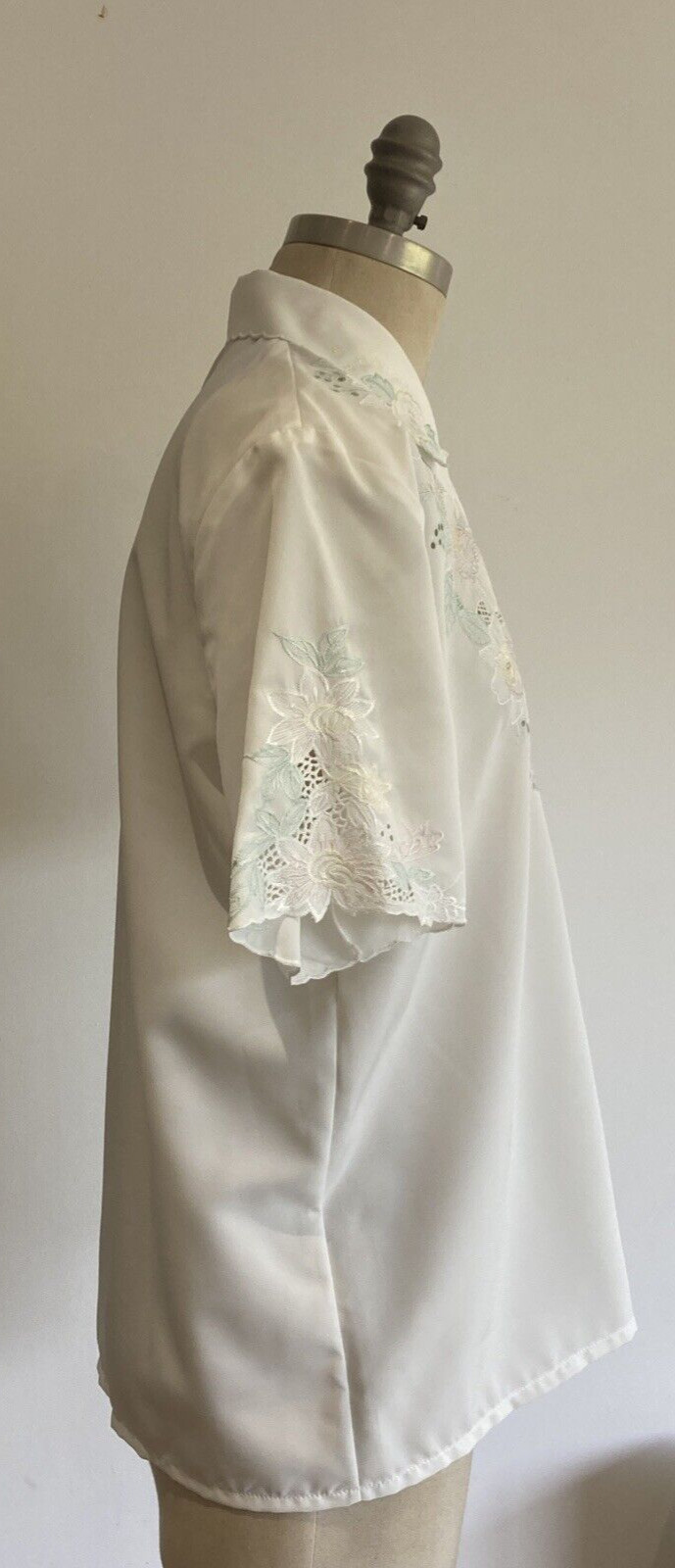 1980s Double Collar "Fantasy" Embroidered Cream Blouse/Shirt, 21.5" pit to pit 8