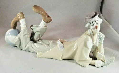 Lladro Clown with Beach Ball Porcelain Figurine RETIRED #4618 Gloss Finish