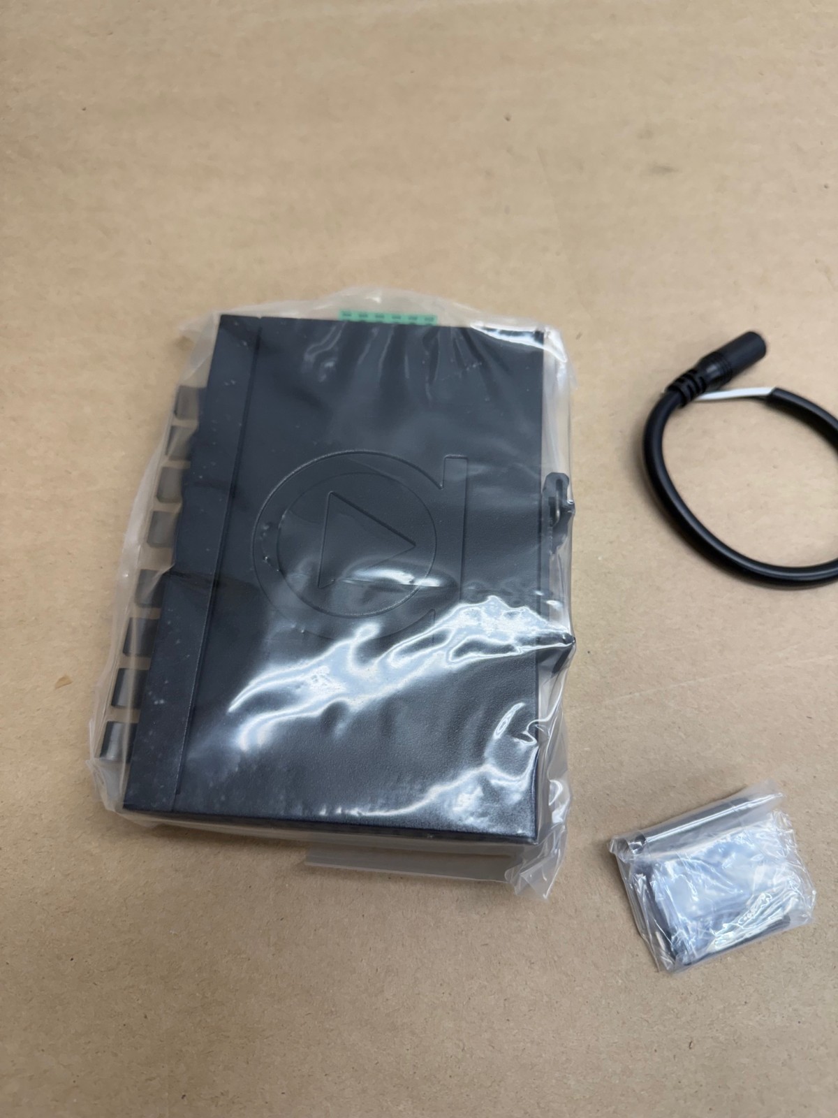 Antaira Technologies LNX-800AG 8-Port Unmanaged Gigabit Ethernet Switch *NEW*