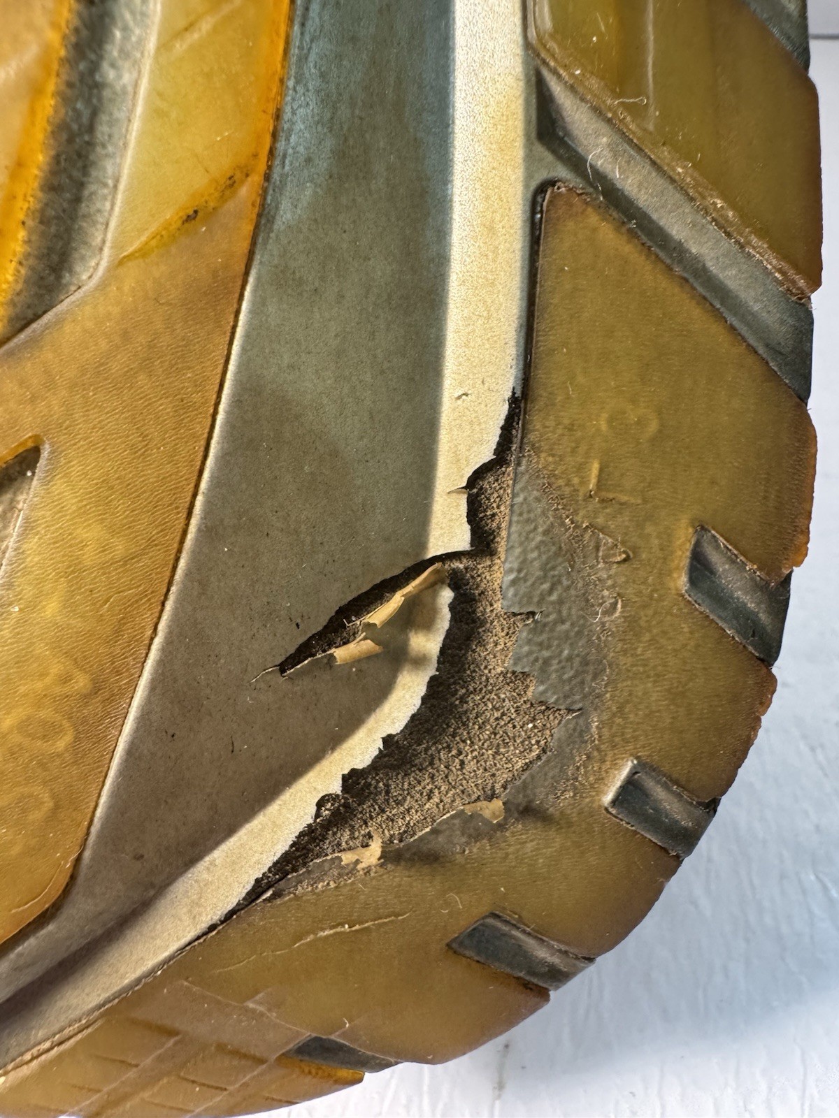 Brooks Bedlam Running Trainers Men's Size 12 Shoes . Please Read The Description thumbnail 11