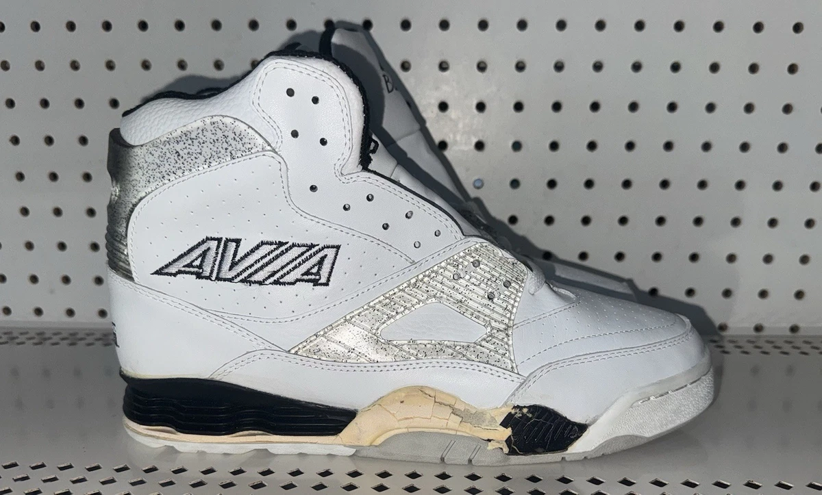 25+ White Athletic 1990s Vintage Shoes for Men for sale | Updated