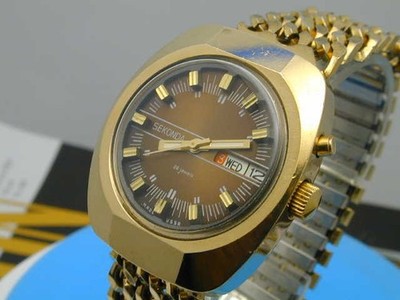SEKONDA USSR 26 JEWELS KEEPS TIME GOLD TONE GREAT DIALED WRIST 45 X 39 MM