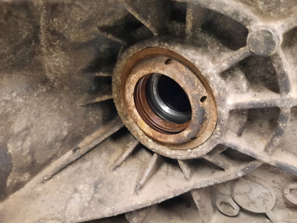 MINI COOPER 6 Speed Manual Gearbox N14 Petrol R55 R56 R57  23007573476 - Image 3 of 4