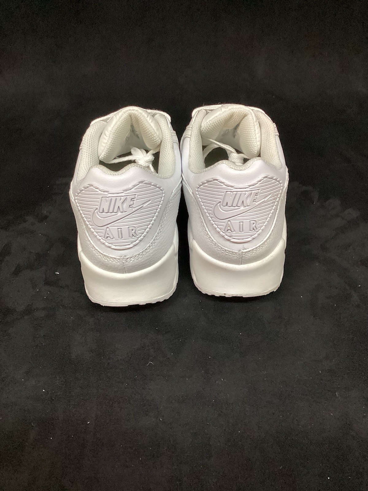 Size 10 - Nike Air Max 90 Mens Triple White 2022 Cz5594-100 thumbnail 5