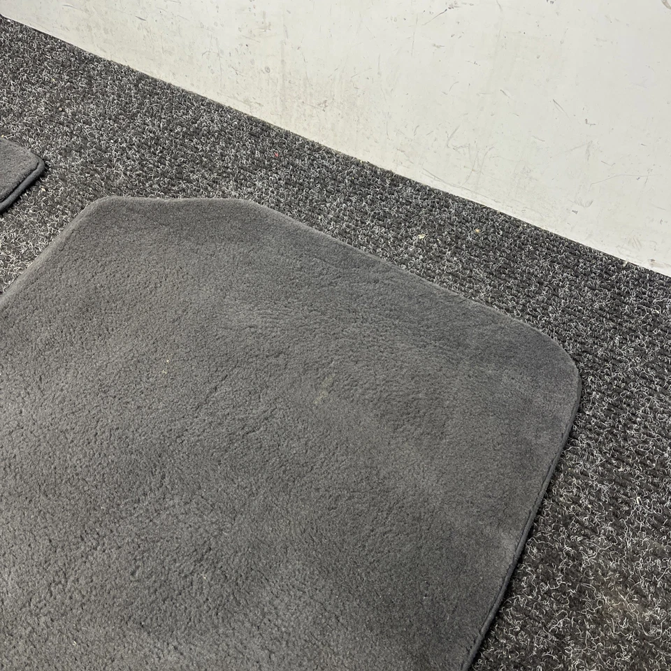 ☑️ Juego Alfombrillas Bmw Negro Número de Pieza 106480-11 OEM Serie 3 y 5 Foto 4 de 4