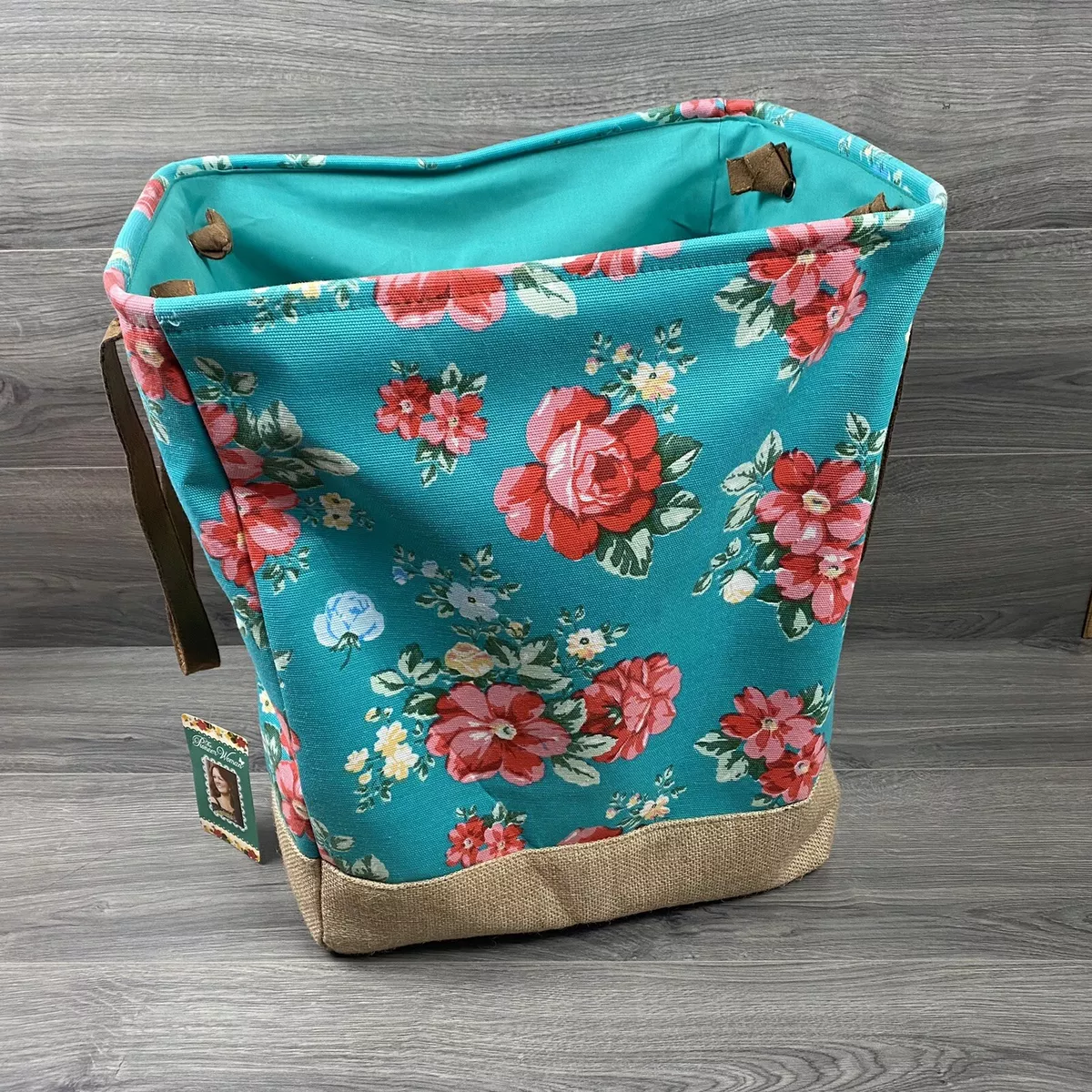 Pioneer store woman tote