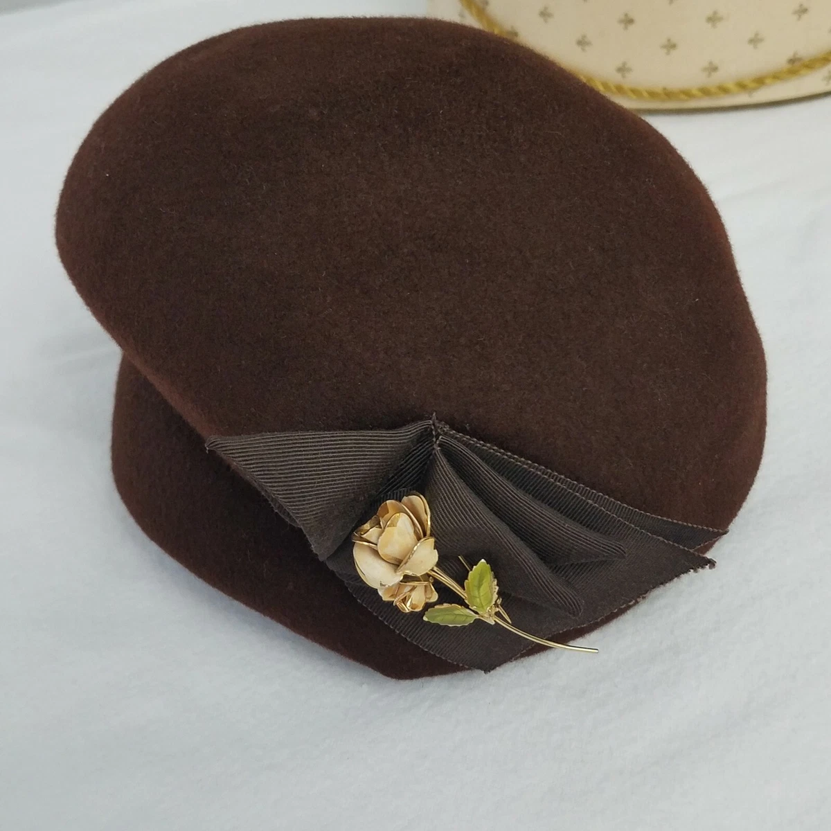 Vintage Elegant Brown Women\'s Beret Hat With Bow. Good Condition. Sold! 1930s/1940s hat ? Elegant 1930s/1940s hat! Brown wool  main image 3