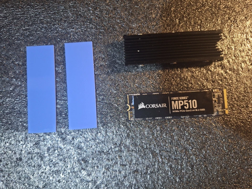 Corsair MP510 NVMe SSD 240GB + MHQJRH M.2 2280 Heatsink Bundle - Image 2 of 4