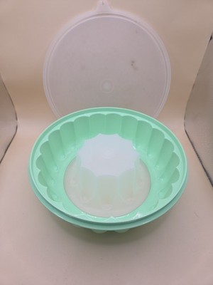 Tupperware Vintage 3 Piece Mint Green Fluted 9 Inch Jello Mold Round -EUC