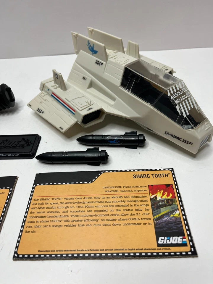 25TH ANNIVERSARY HASBRO G.I JOE COBRA SHARC TOOTH W/ DEEP SIX PILOT COMPLETE - Image 3 of 4