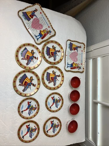Vintage 14 Piece Tin Lithograph Queen Of Hearts Toy Tea Set OHIO ART 60’s