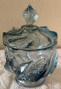 Fenton Salem Blue Paisley Covered Candy Dish. Excellent Cond. Beautiful Vintage