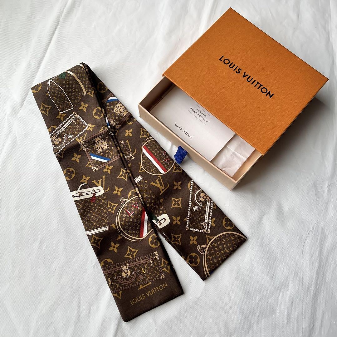 Brand New and  LOUIS VUITTON Bandana M72395 Monogram  unused
