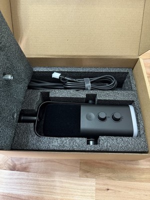 FIFINE Ampligame AM8 XLR USB-C Dynamic Mic w/ RGB, Tap Mute, Gain, Black