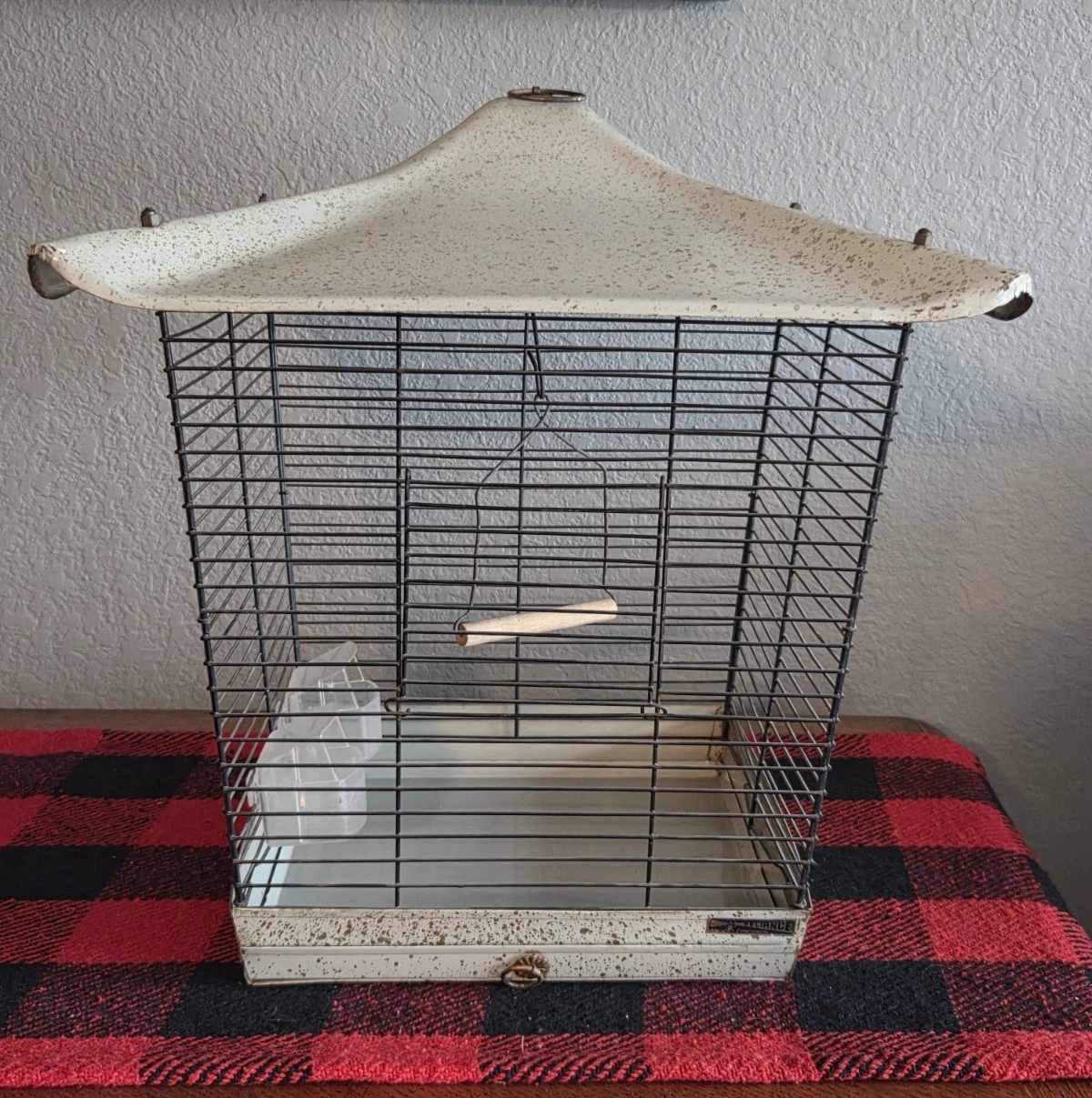 Nice Vintage Mid Century Pergola Bird Cage Reliance Mfg Japan White & Gold Spots