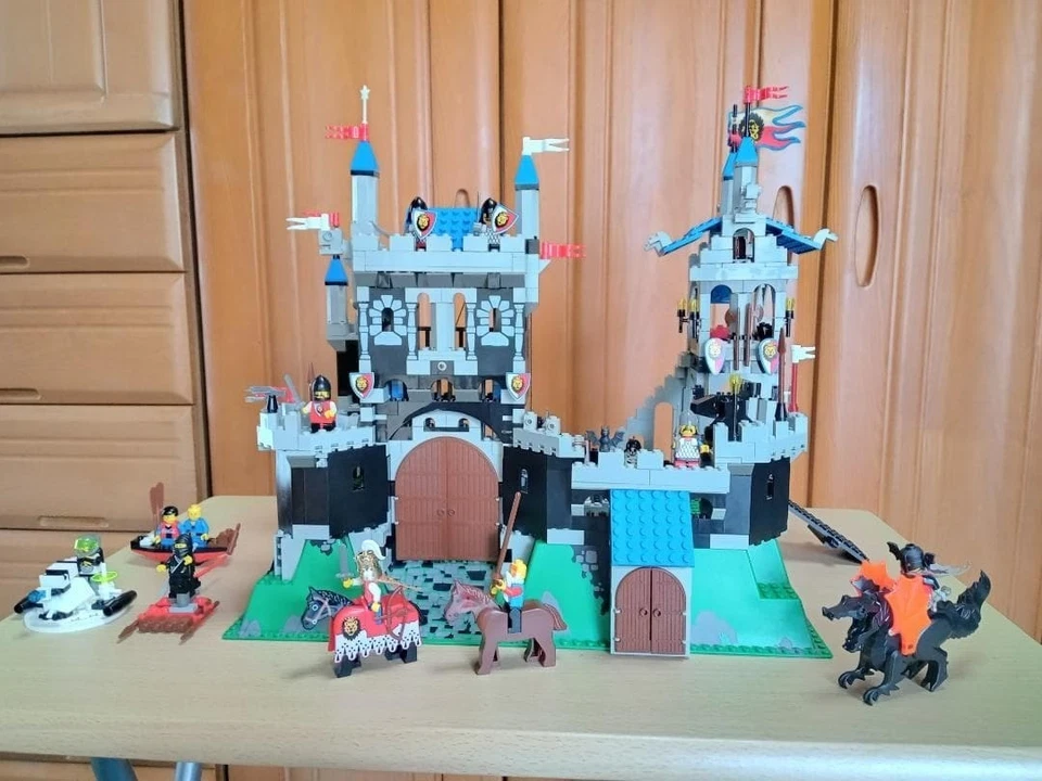 Sistema LEGO Castillo Castillo Castillo del Caballero Real 6090 en 1995 Usado con Manual y Caja Foto 3 de 4