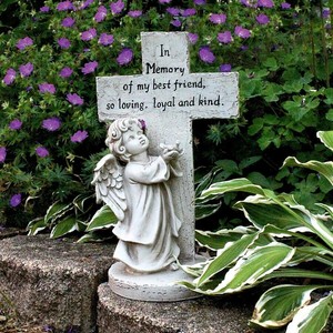 Best-Friend-Pet-Memorial-Design-Toscano-Statue-With-Distressed-Faux-Stone-Finish