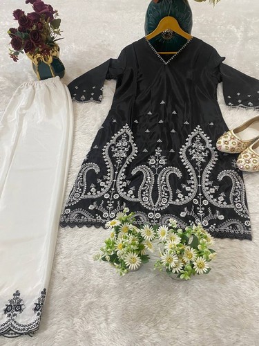 New Fancy Designer Black Heavy Natural Crepe Salwar Kameez For Traditional Wear - Picture 11 of 11