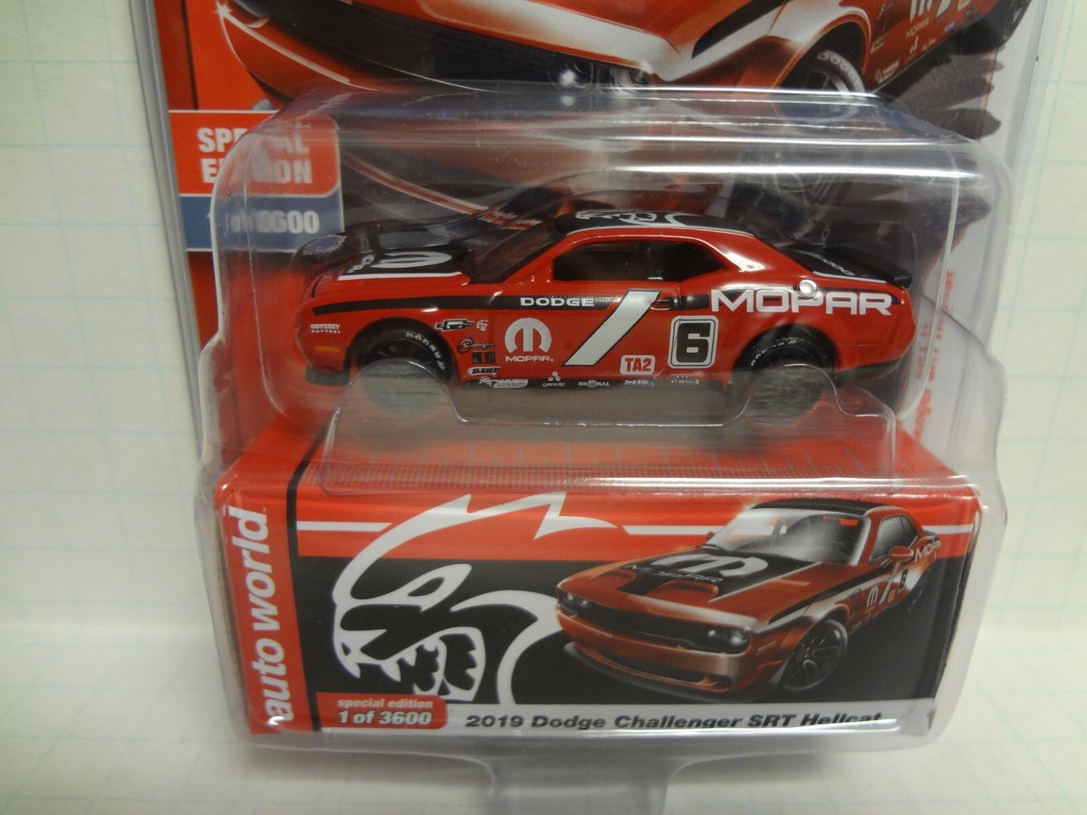 Auto World 2019 Dodge Challenger SRT Hellcat MOPAR 1:64 Mijo