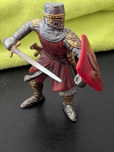 AWESOME SCHLEICH WARRIOR MEDIEVAL W/ SHIELD & SWORD READY FOR BATTLE MFG 2003