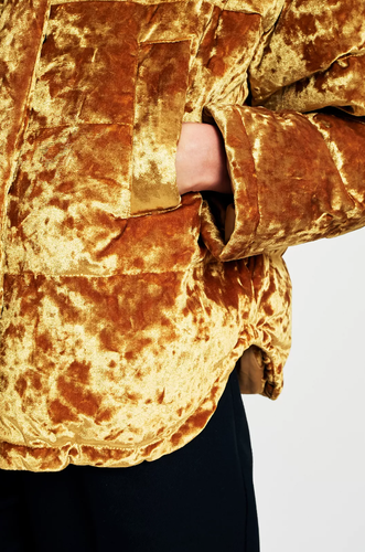 BNWT £99 Urban Outfitters Light Before Dark Gold Velvet Pillow Puffer Jacket S 8 - Picture 5 of 7