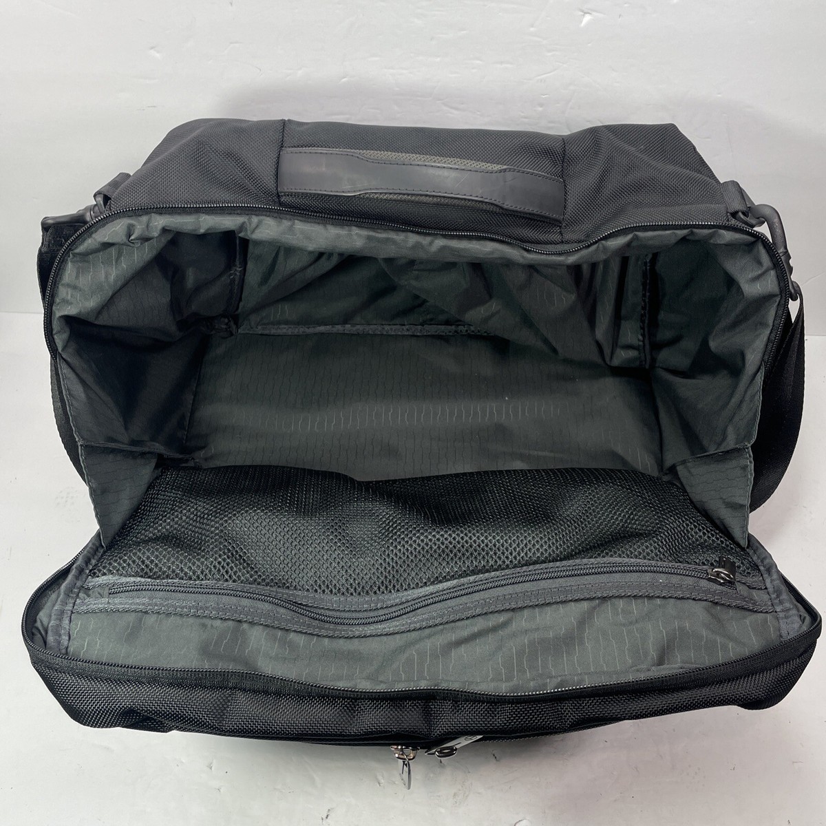 RARE! Tumi T-Tech Presidio Lombard Boarding Duffel Tote Bag RARE! Tumi T-Tech Presidio Lombard Boarding Duffel Tote Bag