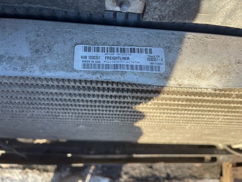 FREIGHTLINER M2 INTERCOOLER TITANX VAB 1030357 - Bild 2 von 2
