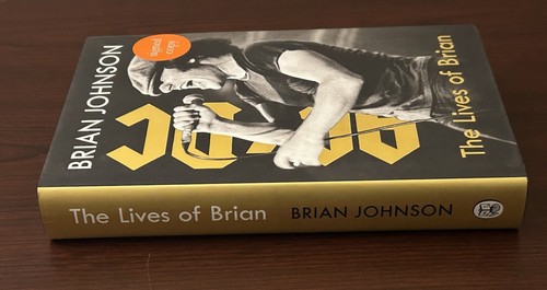 Brian Johnson de AC/DC en dédicace de son autobiographie Rockers and