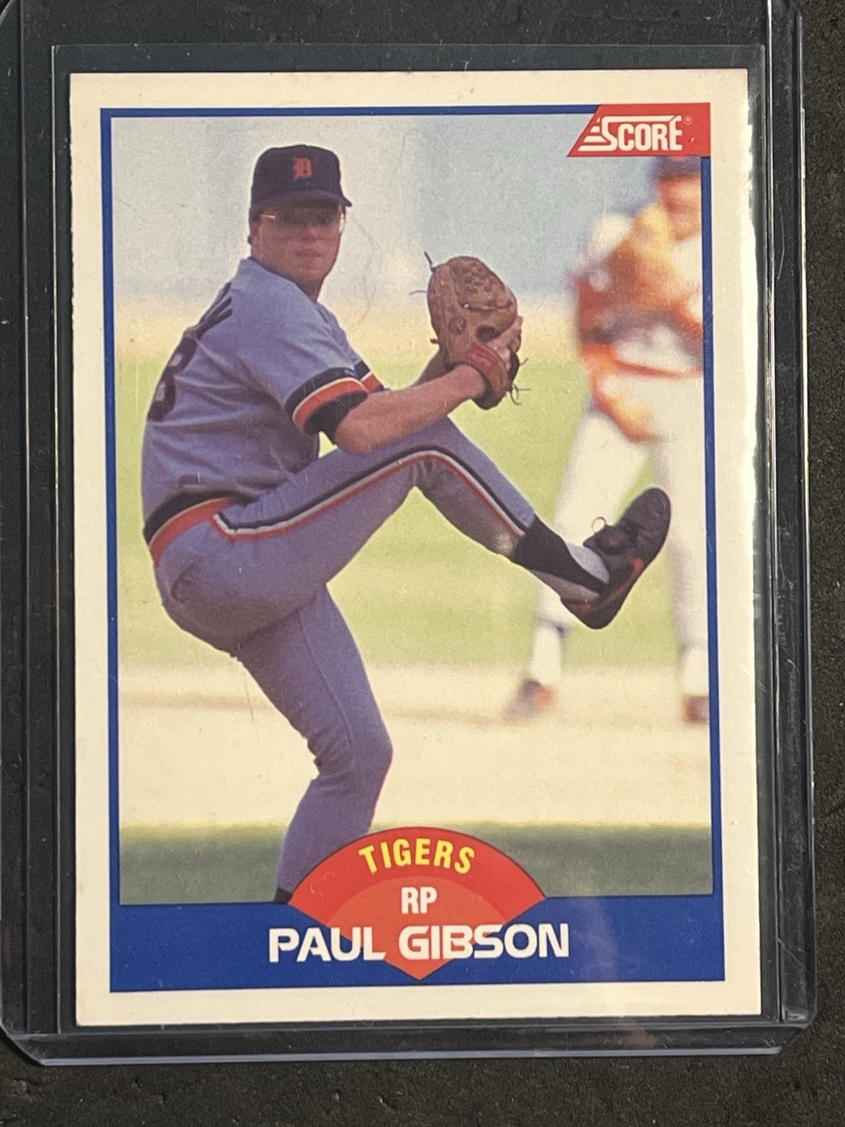 1989 Score - Paul Gibson #595 Hand on Crotch in Background