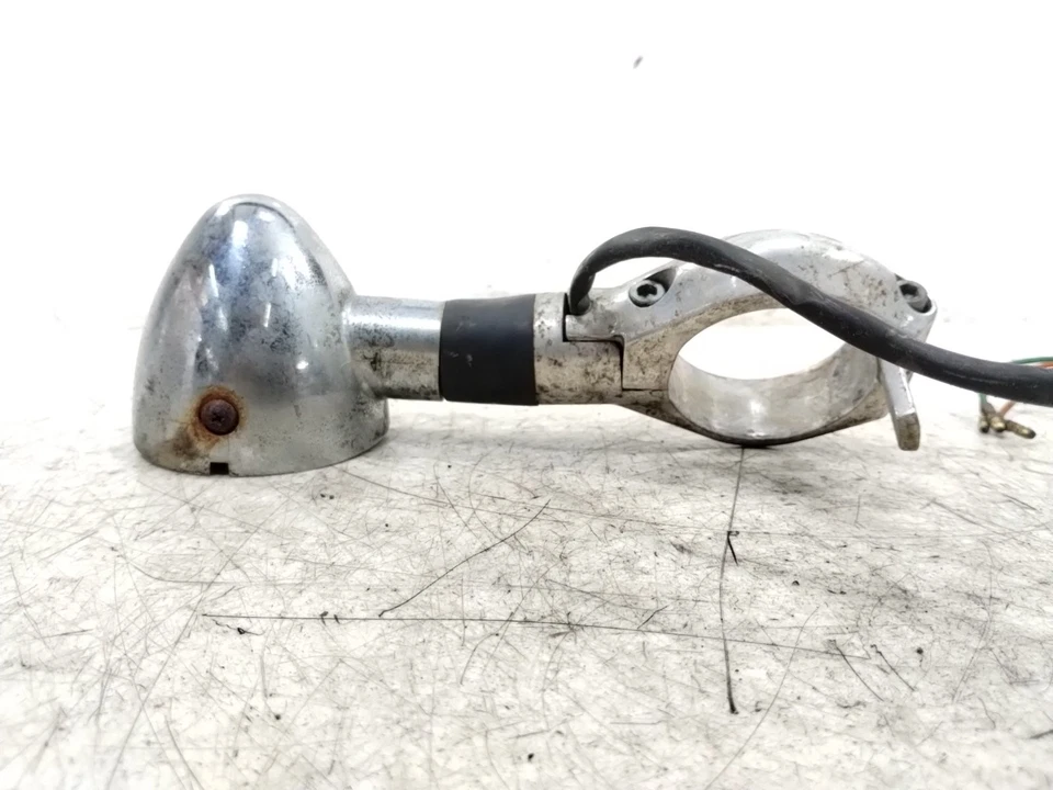 Luz indicadora de señal de giro delantera izquierda Honda VTX1800 C 2002 Foto 4 de 4