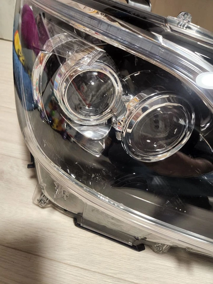 Toyota Crown Majesta 210 LED Headlight – Excellent Condition Japan Me Foto 3 de 4
