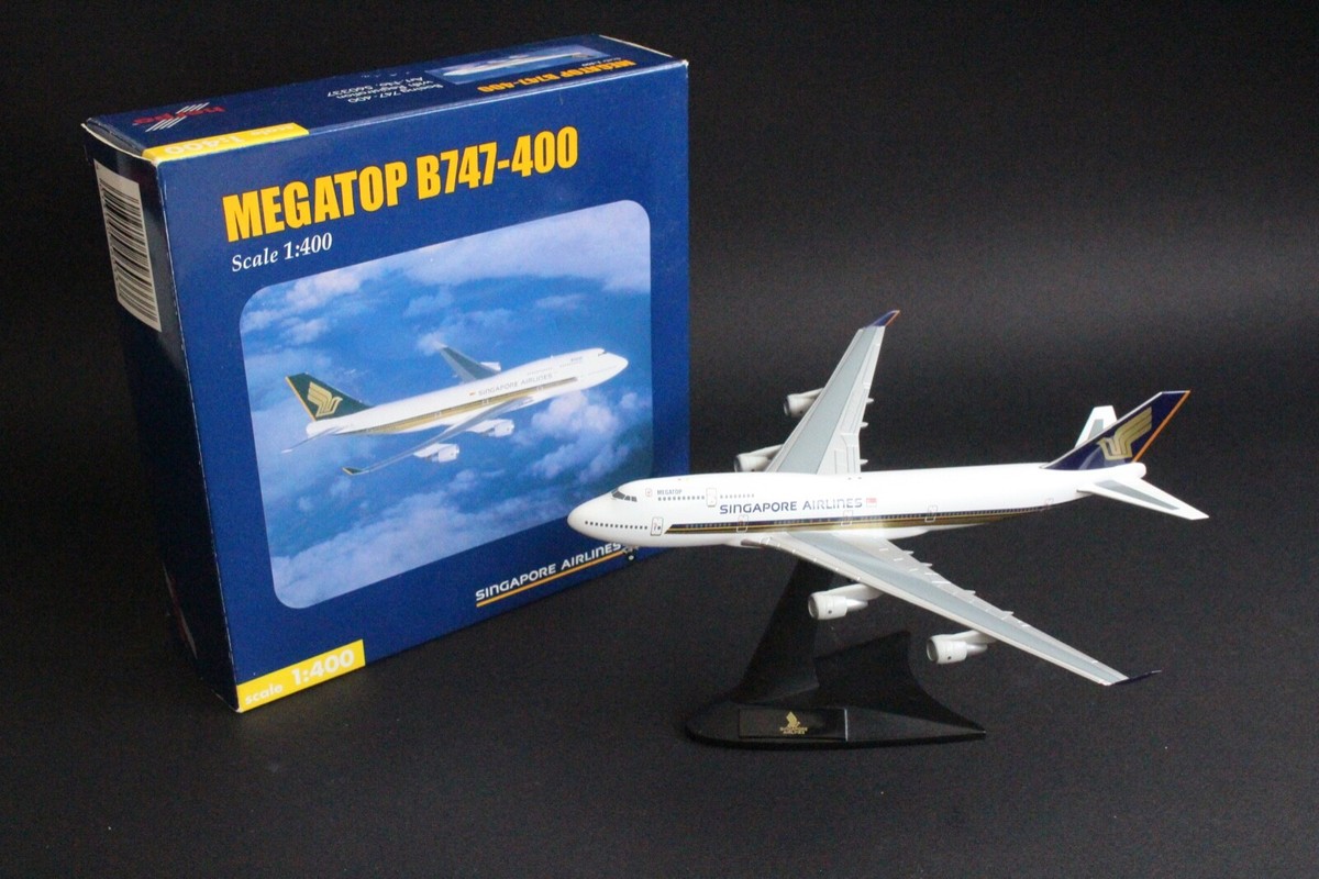 560337 Herpa Wings Boeing Singapore Airlines SQ B747-400 1990s