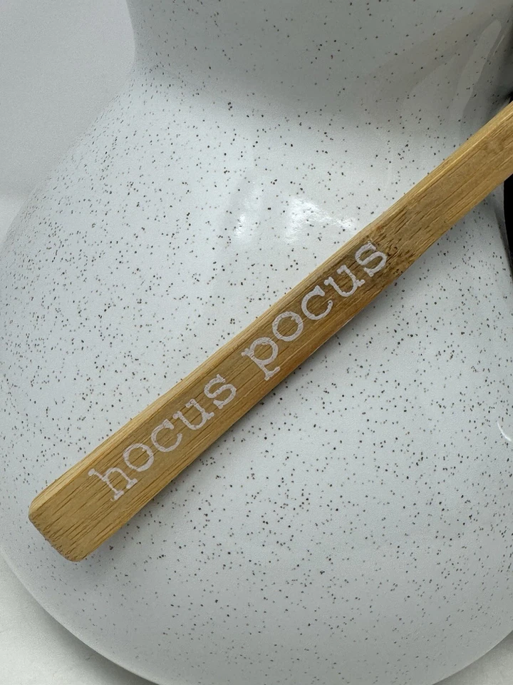 HALLOWEEN PITCHER WITH WOODEN SPOON HOCUS POCUS GHOST ceramic spooky NWT VHTF - Image 3 of 4