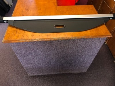   2013-2018 OEM Hyundai Santa Fe Retractable Cargo Cover Security Screen