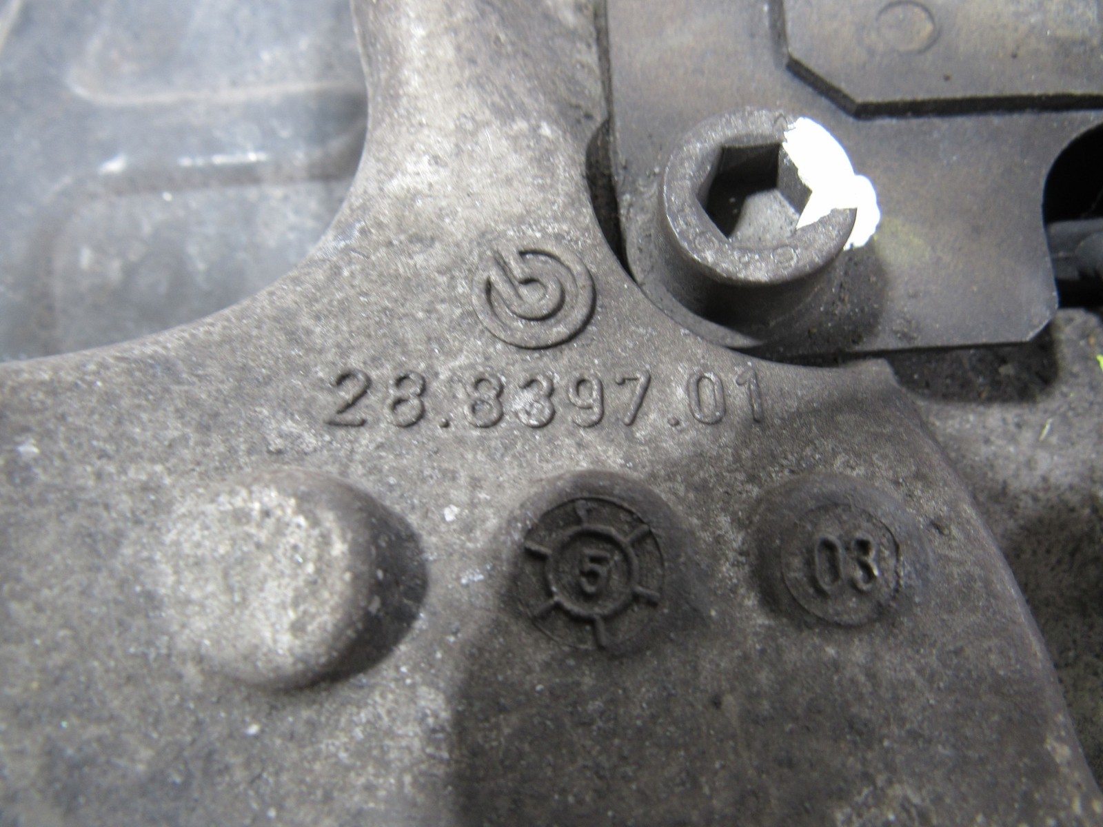 02-06 Maserati Coupe GT 2004 4.2L RWD Front Left Suspension Spindle Knuckle Hub;