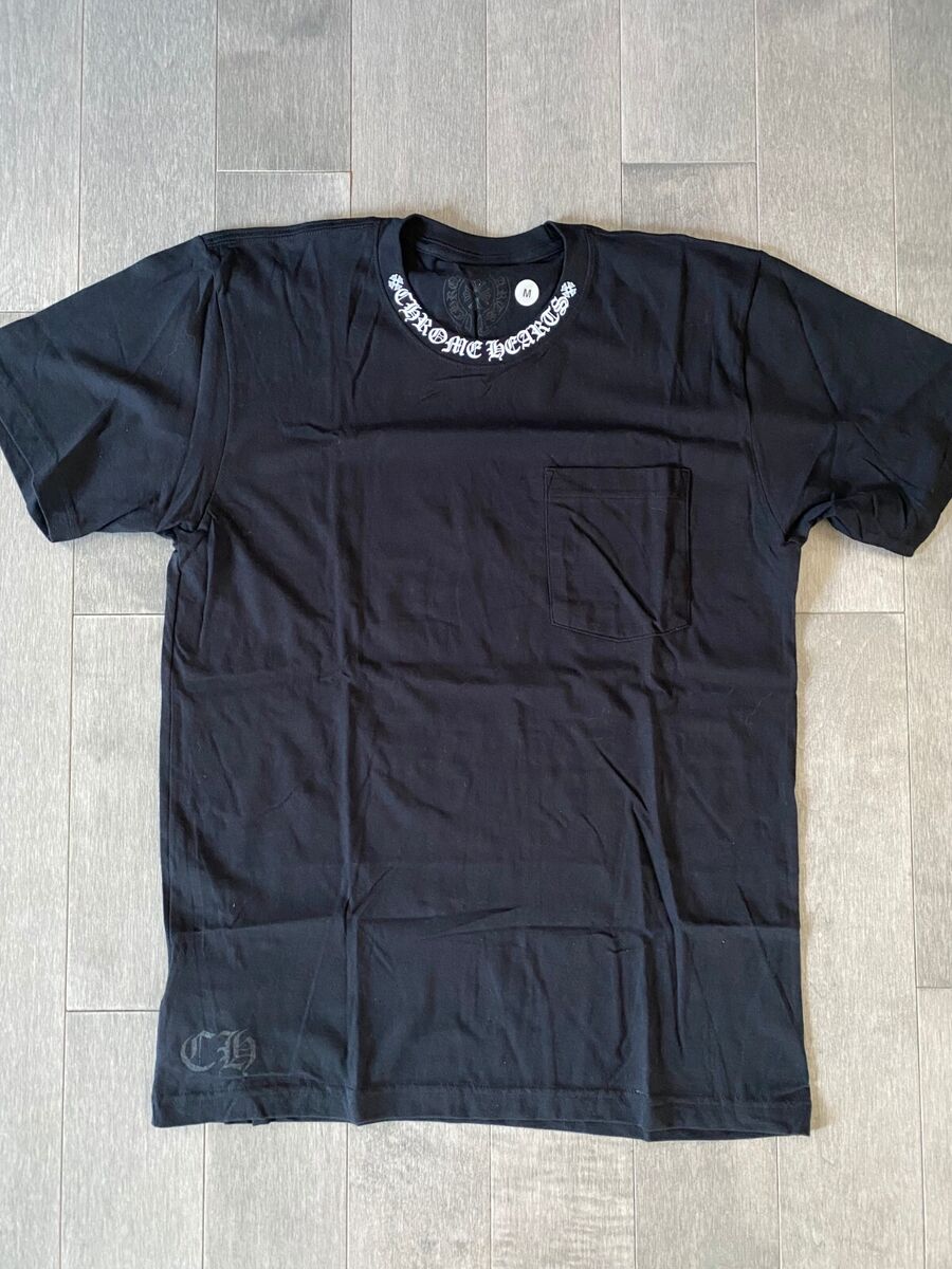 Chrome Hearts Neck Logo SS Pocket Crewneck Tee Black Size M Chrome Hearts Neck Logo SS Pocket Crewneck Tee Black Size M