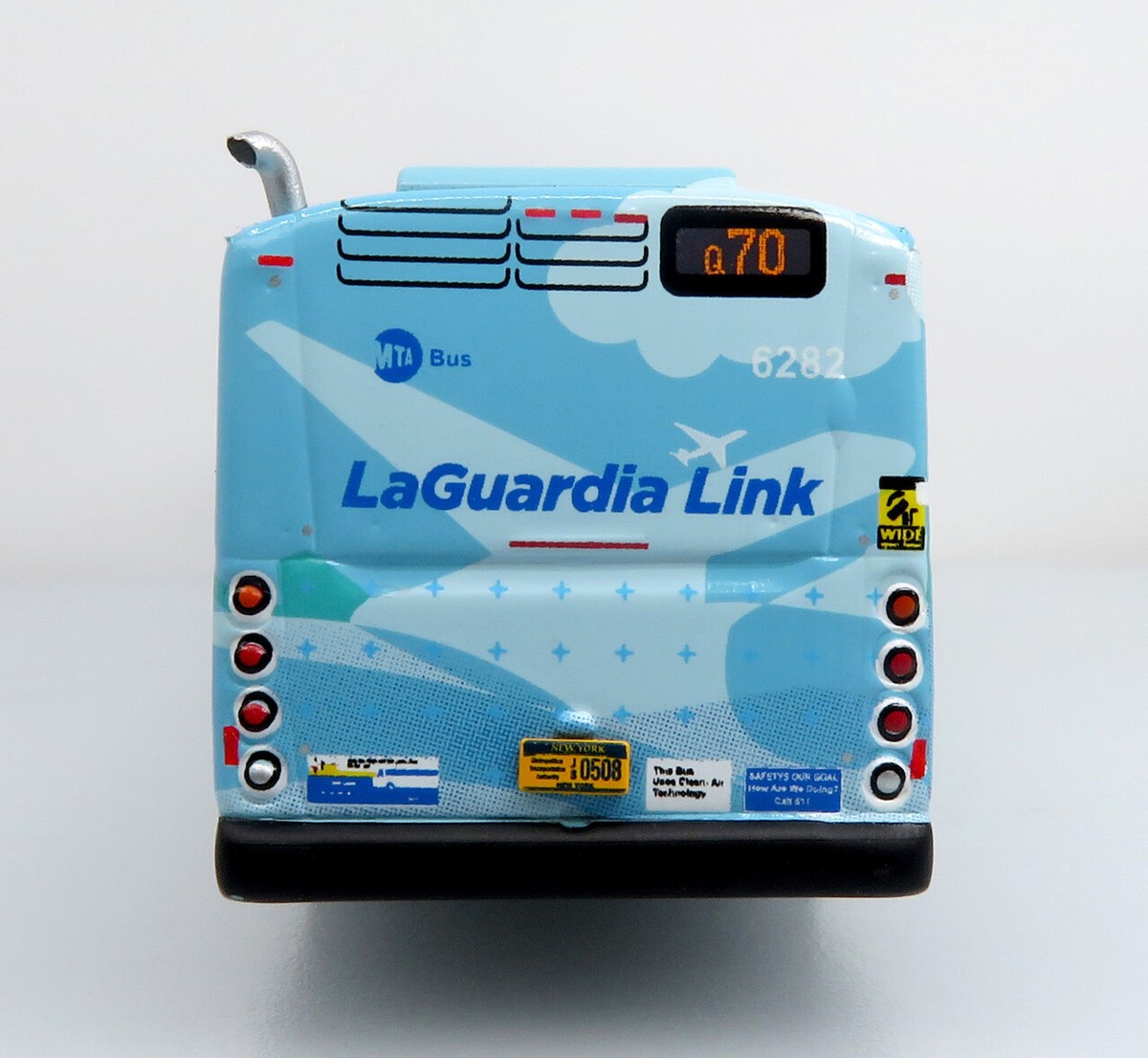 New Flyer Xcelsior Artic Bus MTA NYC Transit LGA Link 1:87