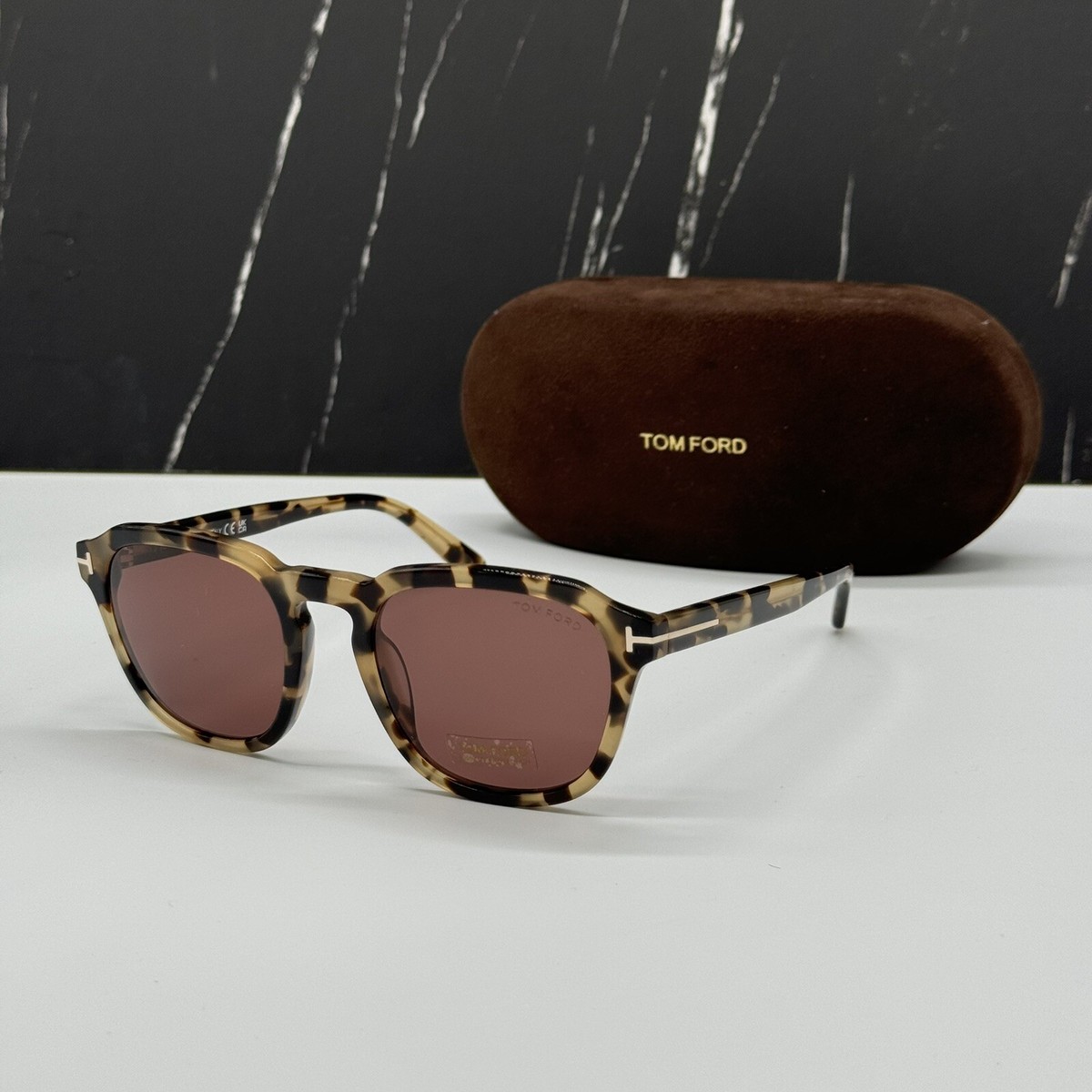 NEW TOM FORD TF931 56S WOMEN SUNGLASSES TOM FORD AVERY 