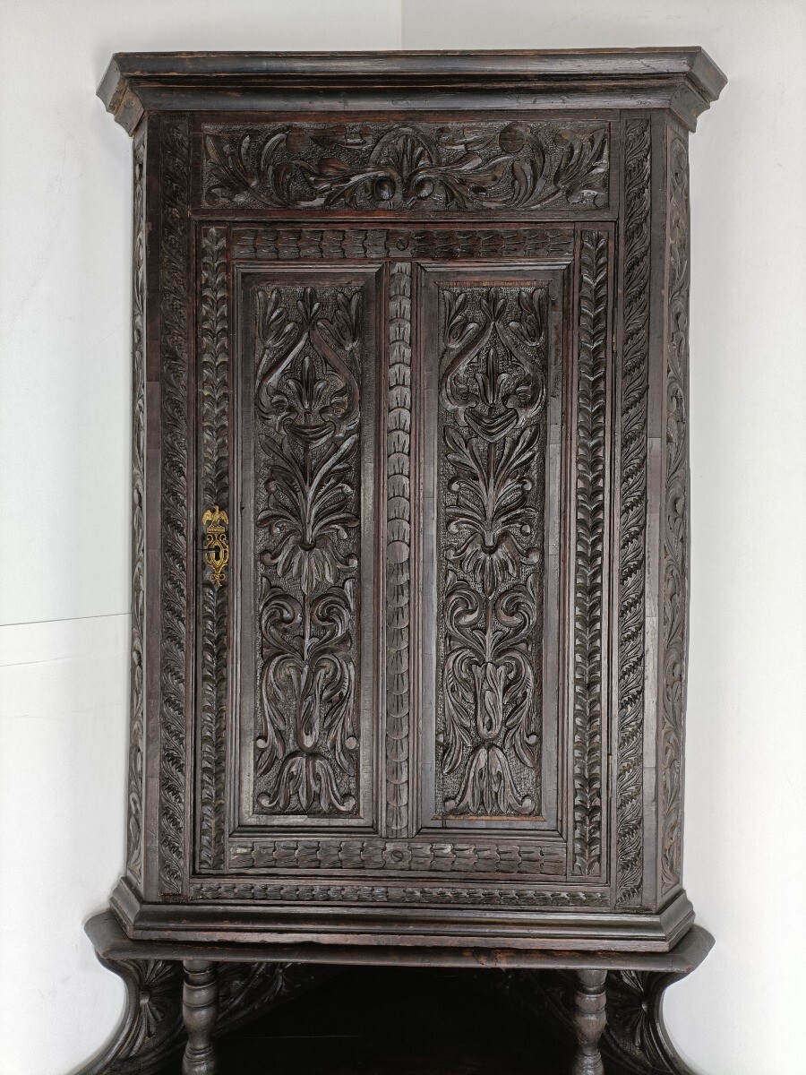 カントリーコーナー ヴィンテージ黒板 Antique Corner Cabinet Wood large 18 th Century Exquisite